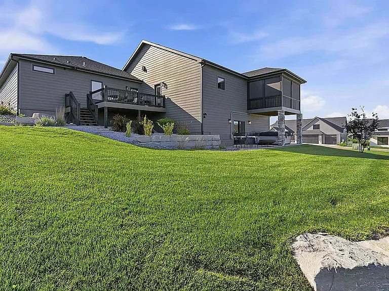 3912 Travers Cir — Photo 48