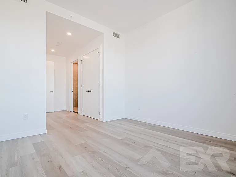 957 Atlantic Ave #207 — Photo 5