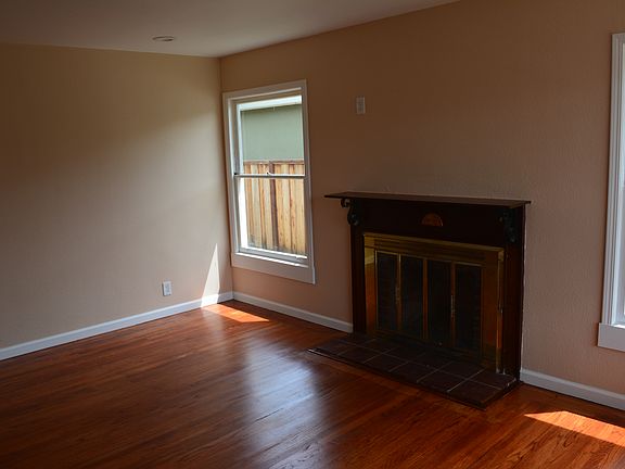 2nd image of 120 Wisteria Dr