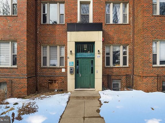 2nd image of 1218 Perry St NE APT 201