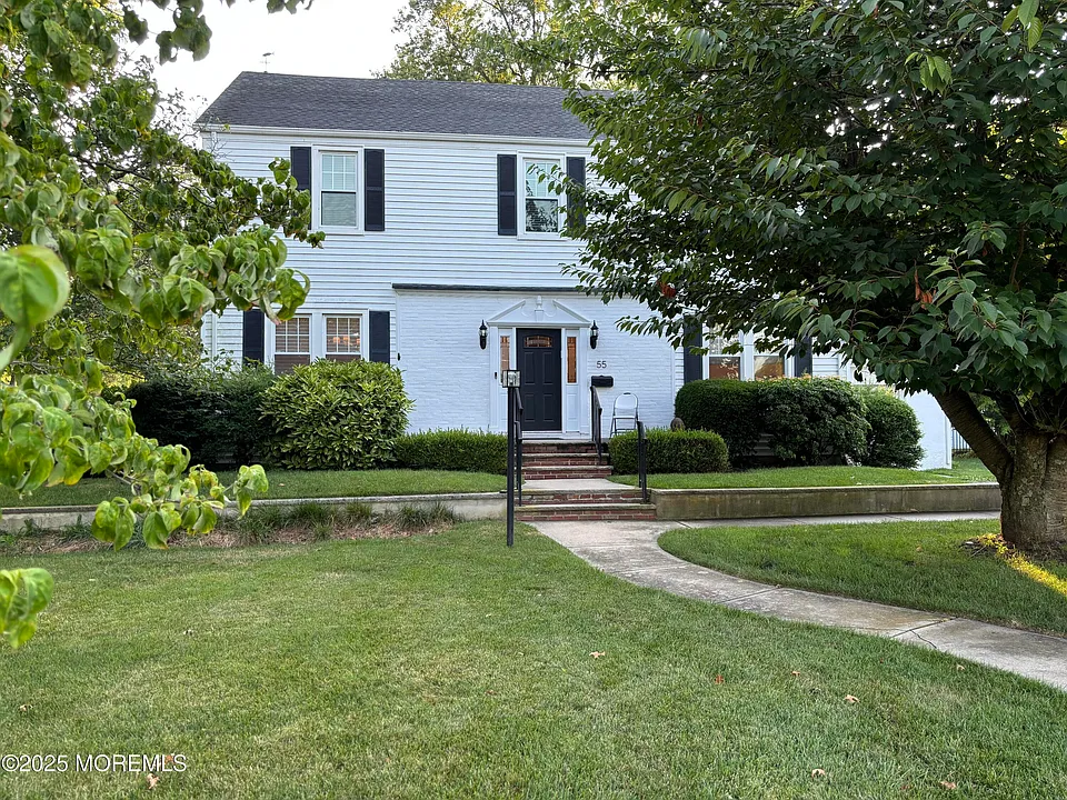 55 Pinewood Ave