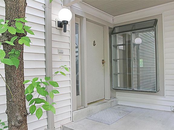 3rd image of 617 Painted Vista Dr