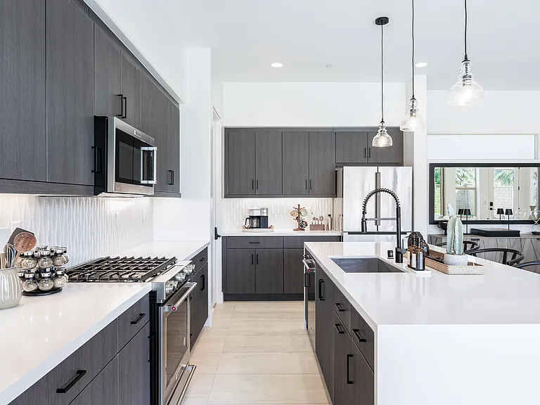 Fully equipped kitchen, just bring your favorite recipes!