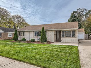 5045 Oak Center Dr, Oak Lawn, IL