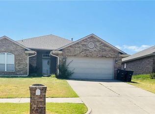 1409 Meadow Run Dr, Moore, OK 73160