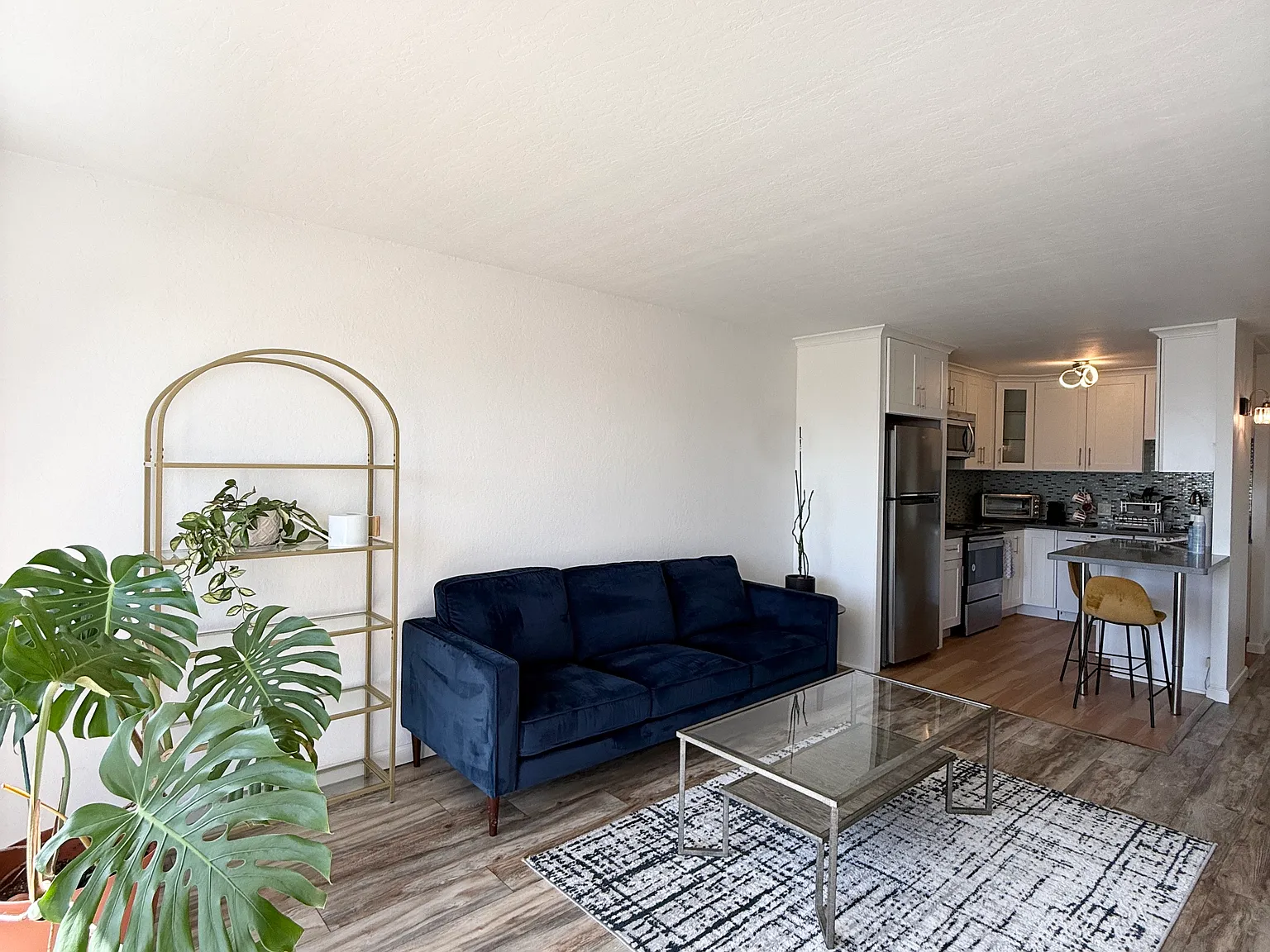 1700 Civic Center Dr — Photo 3