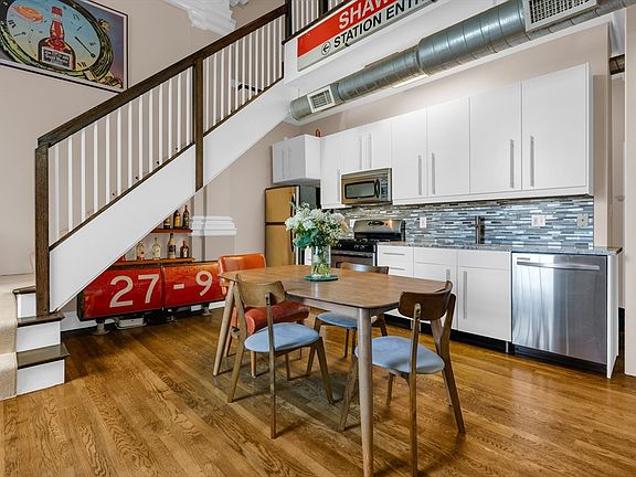4th image of 7 Crombie St Unit 16