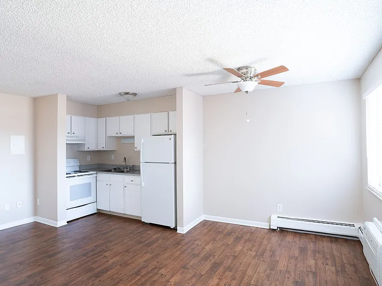Linda Kay Apartments — Photo 32