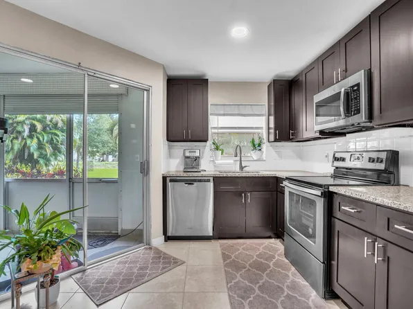 3524 Via Poinciana #102, Lake Worth, FL 33467