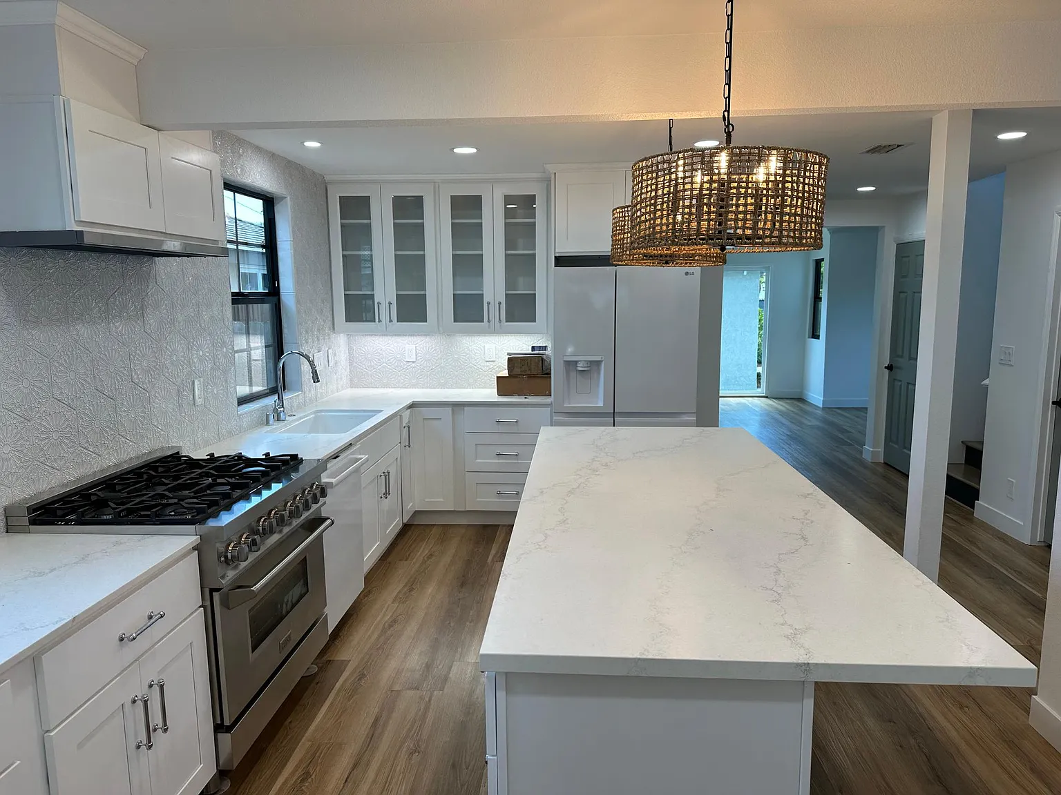 3 bed, 2028 sqft, $7,500 — Photo 4