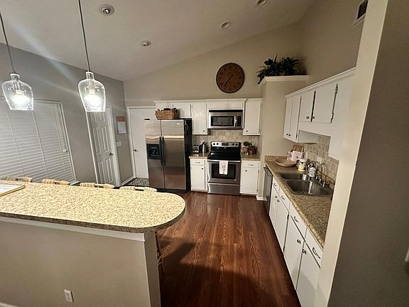 2nd image of 1149 Rivercrest Dr