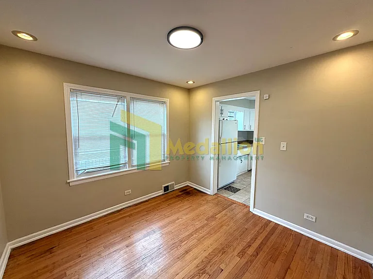 11004 S Eberhart Ave — Photo 9