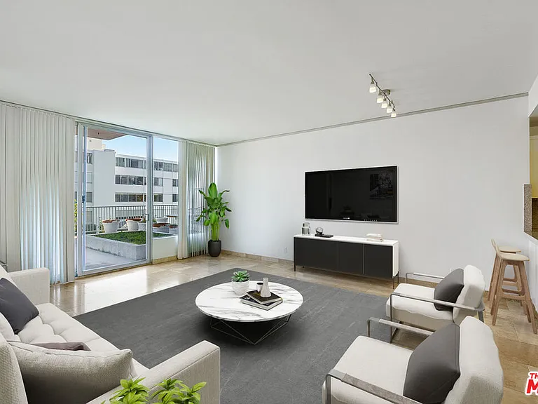 17350 Sunset Blvd #103 — Photo 4