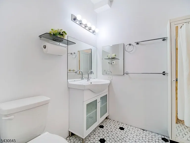 92 Willow St #3 — Photo 8