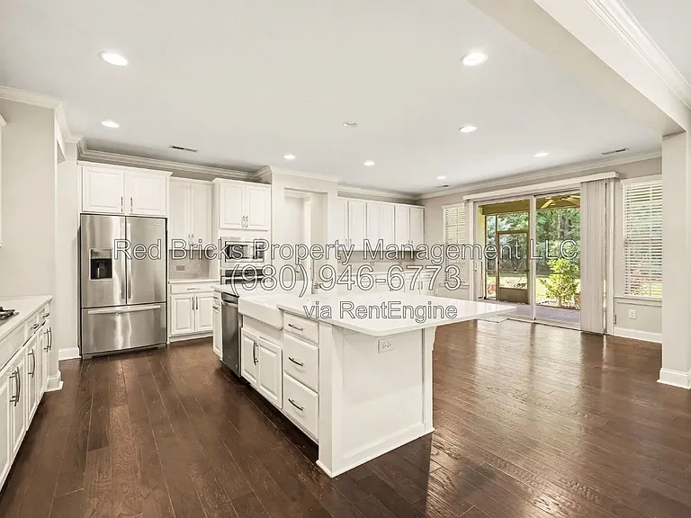 145 Barclay Dr — Photo 16