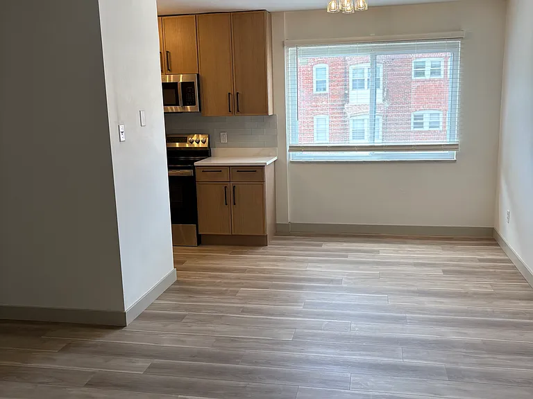 7377 Maple Ave #Q — Photo 3