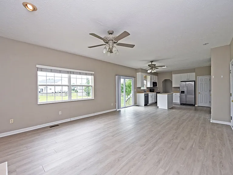 8097 Winding Creek Ct — Photo 20