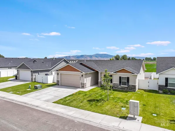 1017 Magnolia St, Burley, ID 83318