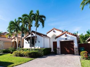 9721 NW 9th St, Miami, FL 33172
