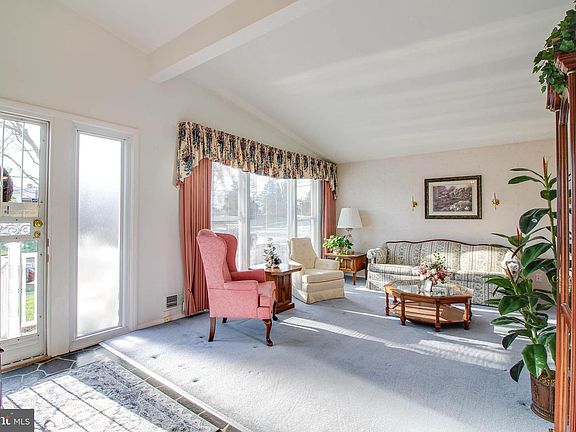 4th image of 3429 Edcrest Rd