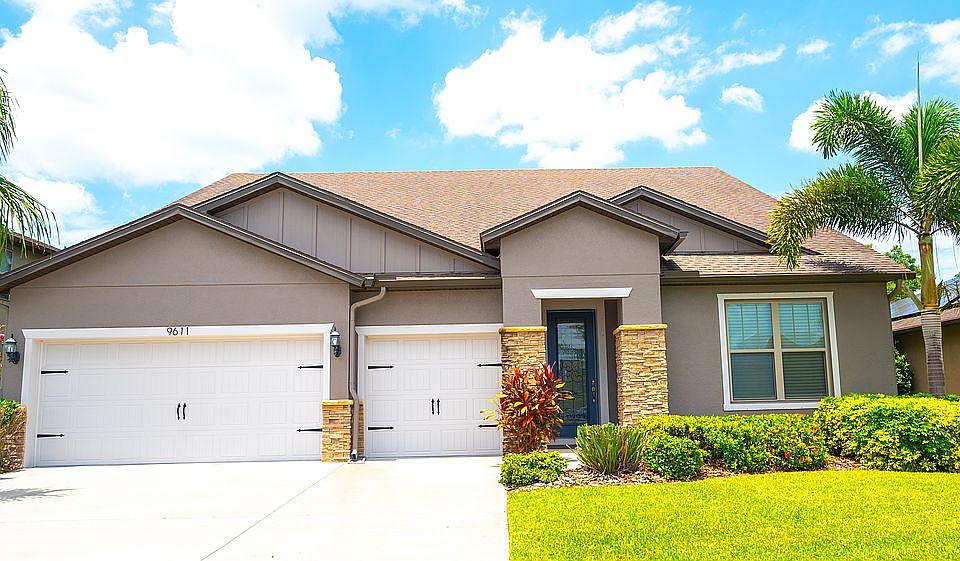 4,068 sqft Conservation lot