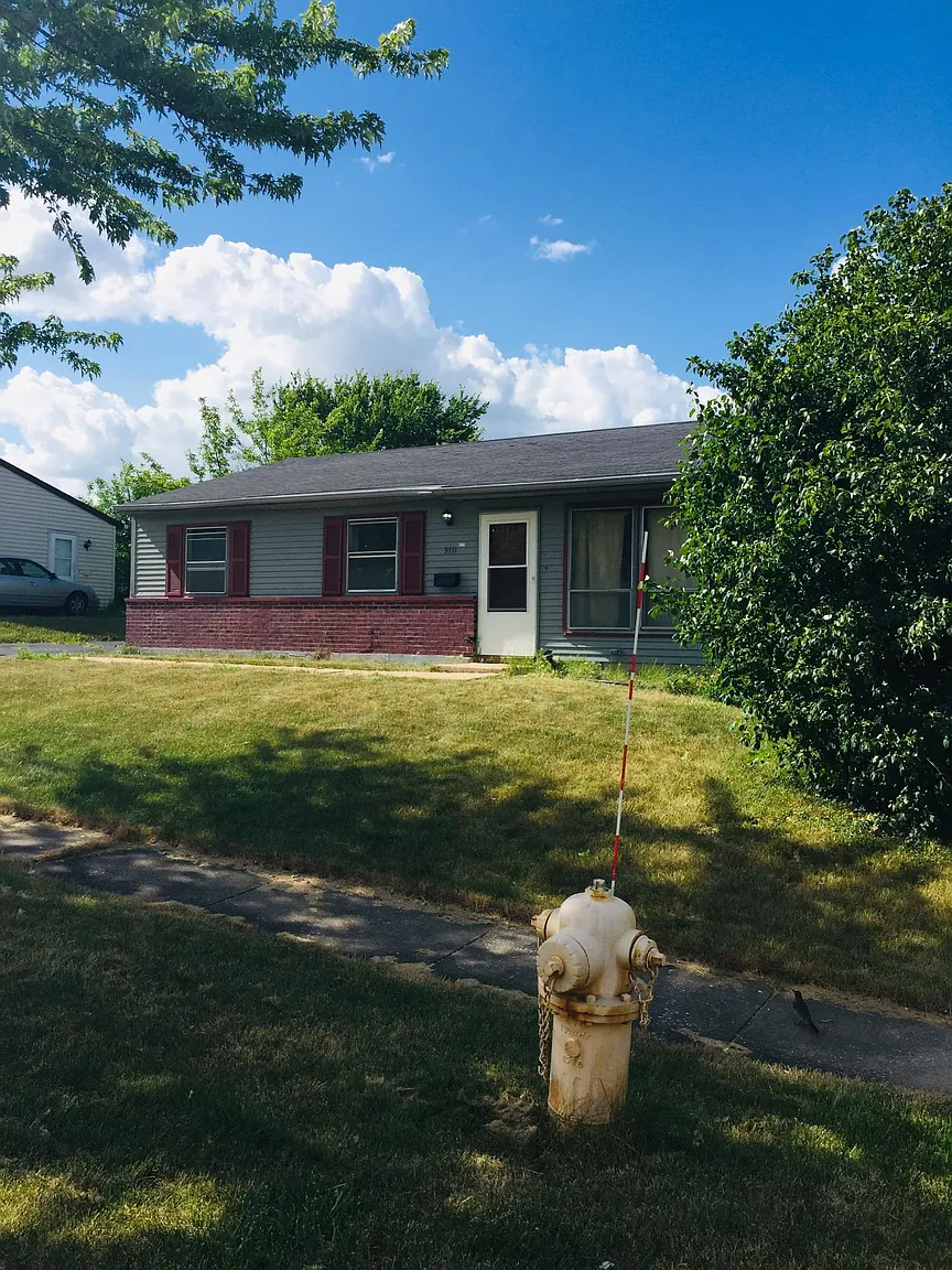 3711 171st Pl photo 1