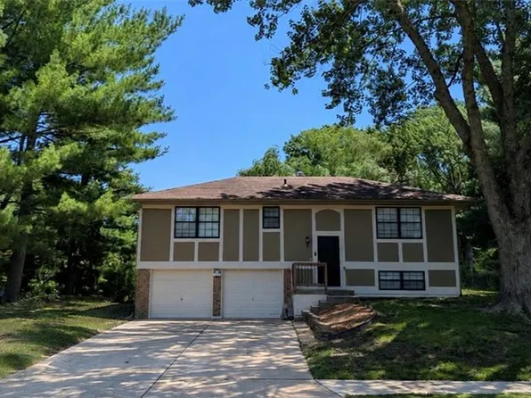 2608 SE 4th St, Blue Springs, MO 64014