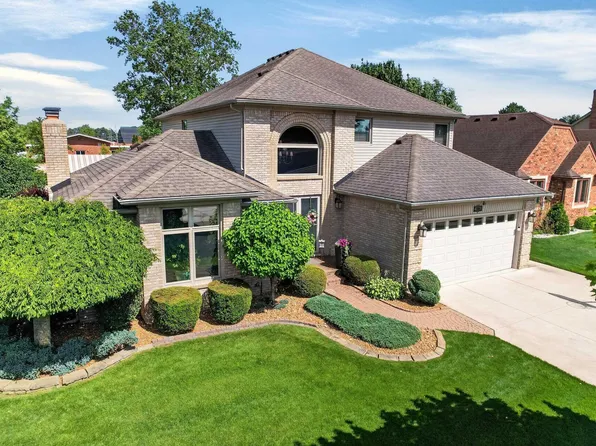 41220 Scarborough Ct, Clinton Township, MI 48038
