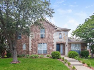 6801 Essex Dr, Rowlett, TX 75089