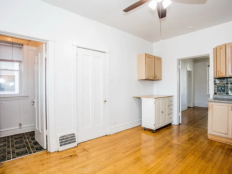 4636 W Barry Ave #1 — Photo 16