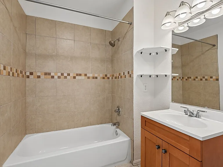 840 N Krameria St — Photo 53
