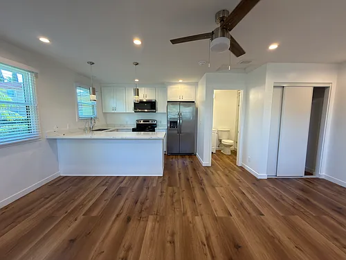 352 S Clark St #352 Photo 1