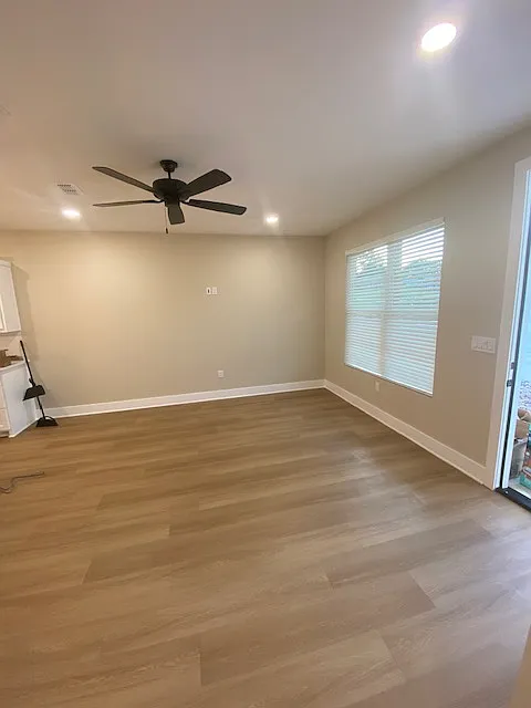 3 bed, 1400 sqft, $1,850 — Photo 2