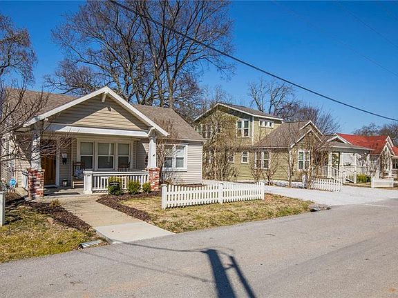 4th image of 301 SE 2nd St