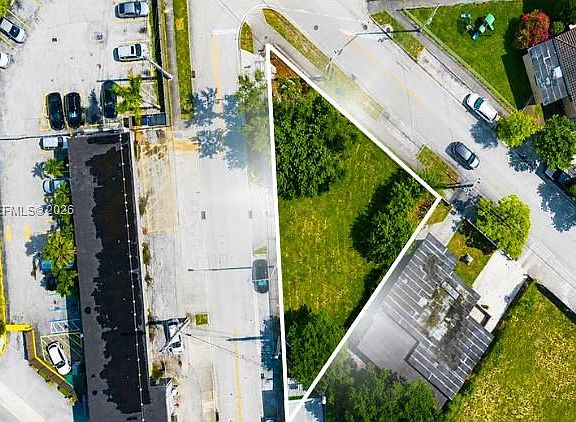 2nd image of 699 E Okeechobee Rd