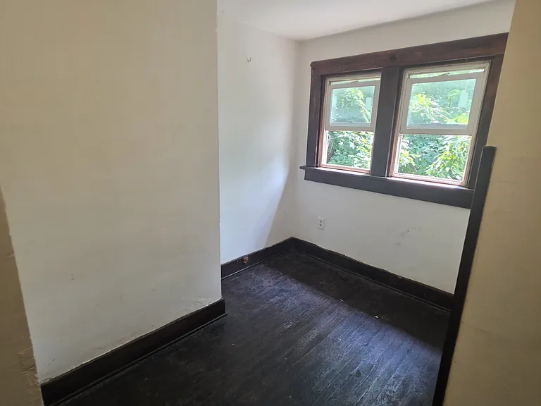 1303 E Hickory St — Photo 20