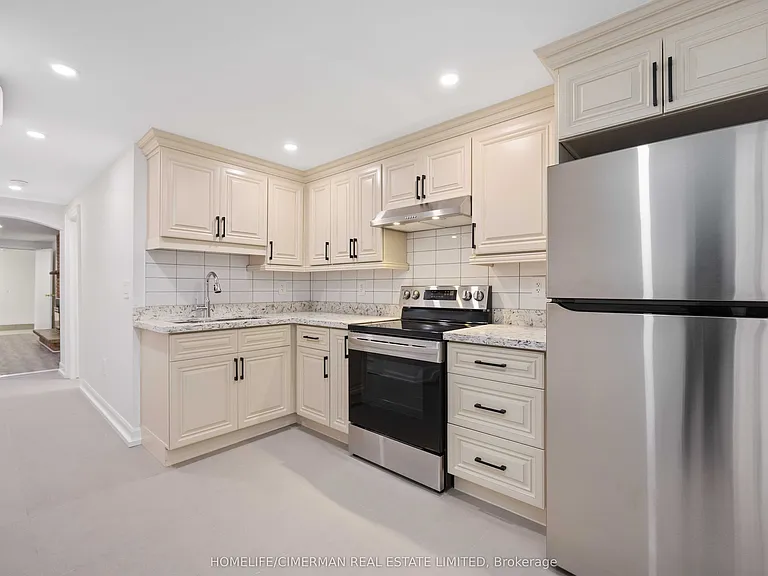 861 Ossington Ave #LOWER — Photo 15