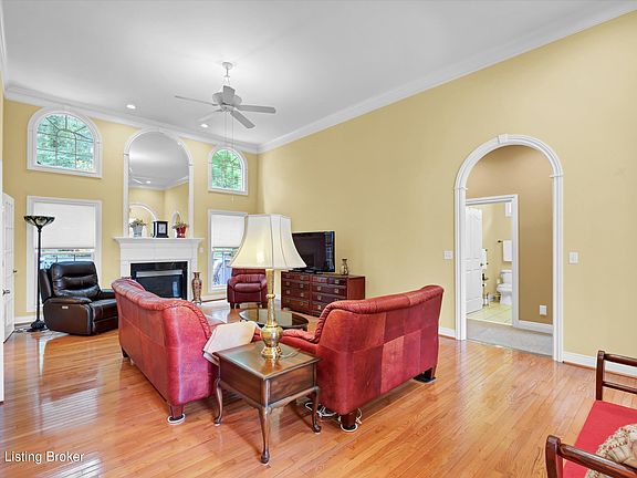 5th image of 3404 Tucker Wood Ln