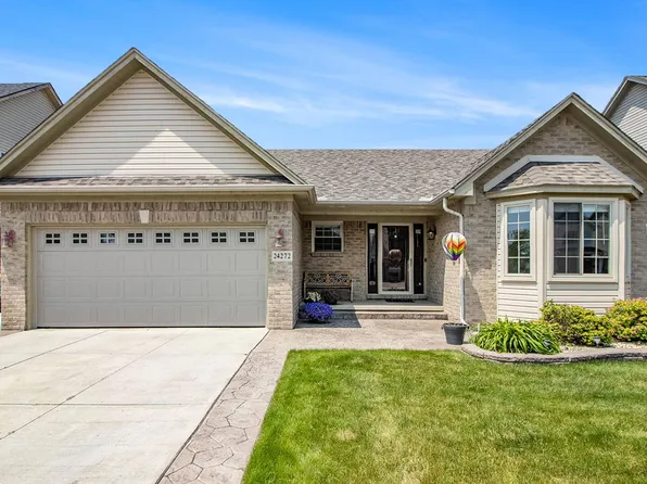 24272 Charles Dr, Brownstown, MI 48183