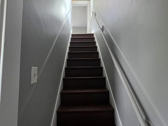 5th image of 2109 Harbor St