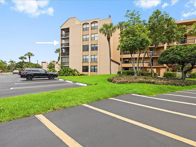 2255 Lindell Blvd #4401 — Photo 2