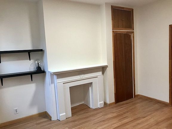 3rd image of 279 Nassau Ave Floor 1