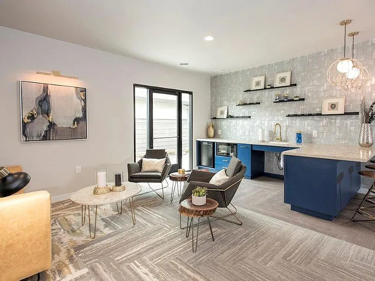 Woodcrest Apartments — Photo 13