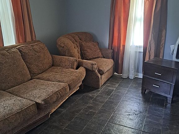 2nd image of 43 Labelle St