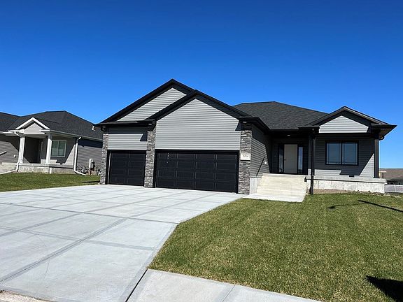 2nd image of 3784 Lilac Ln