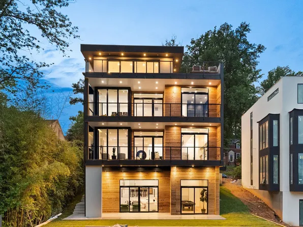 5208 Danbury Rd, Bethesda, MD 20814