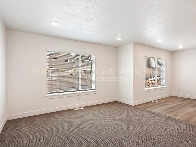 3102 N 1600 E — Photo 2