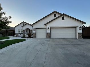 652 E Capistrano St, Hanford, CA 93230