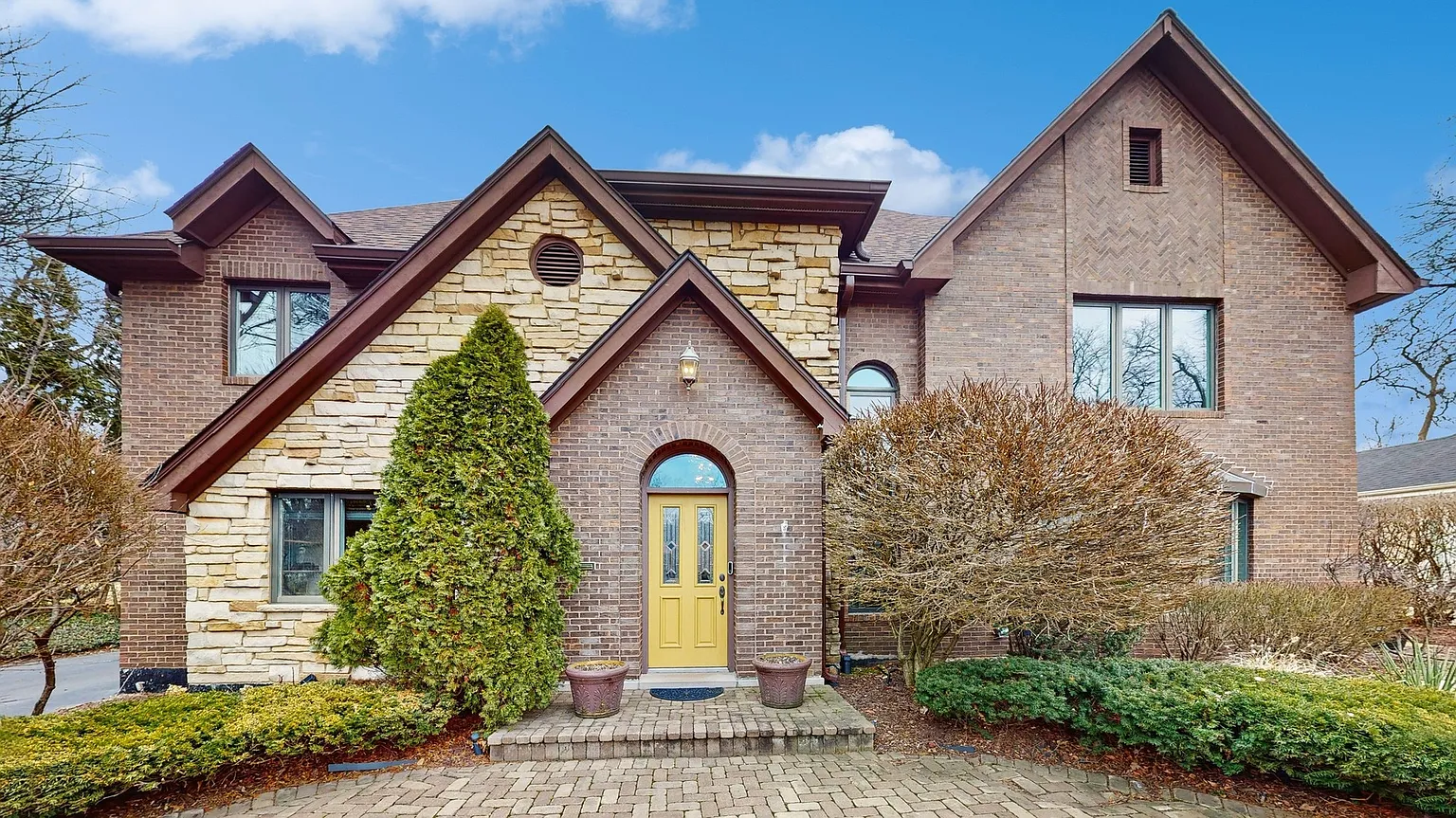 1245 Braeburn Ave photo 1