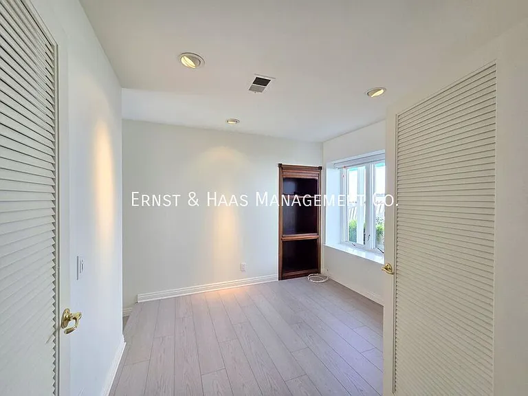 10835 Slater Ave — Photo 8